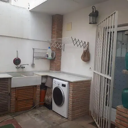 Room In Guest Room - Quiet Single Room In Valencia, With Large Terrace For Pets Penzion Valencie