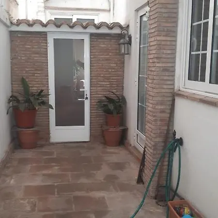 Room In Guest Room - Quiet Single Room In Valencia, With Large Terrace For Pets Penzion *